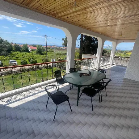 Holiday home Hοme4u *