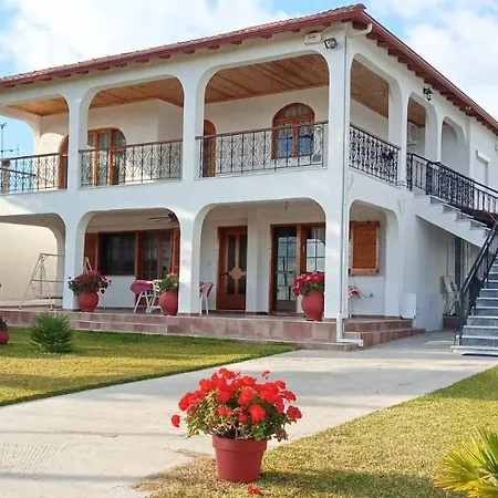 Holiday home Hοme4u *