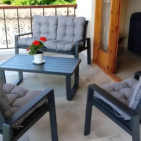 Hοme4u Holiday home *