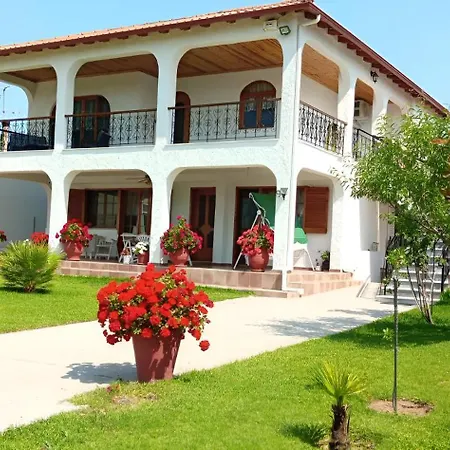 Holiday home Hοme4u *